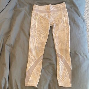 Lulu workout leggings